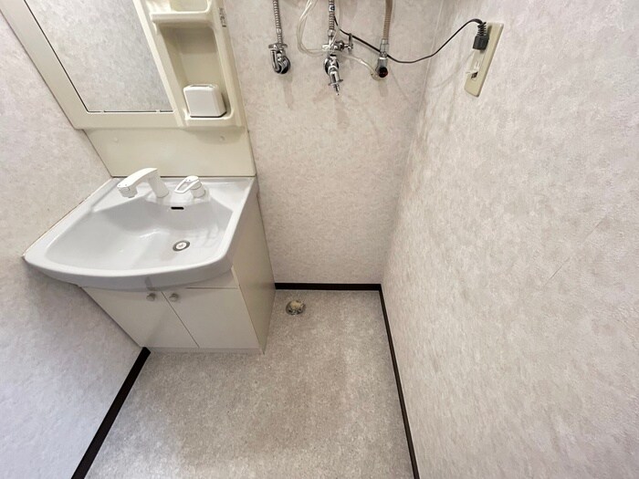 物件内観写真13　(洗濯機置場)