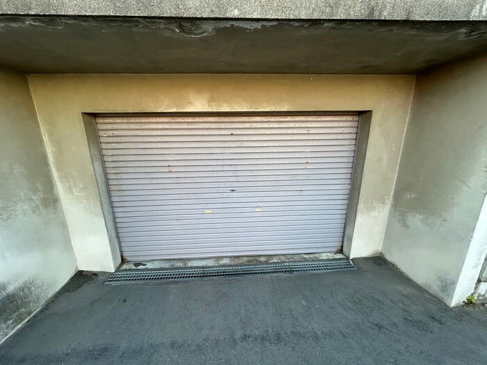 物件外観写真6　(駐車場)