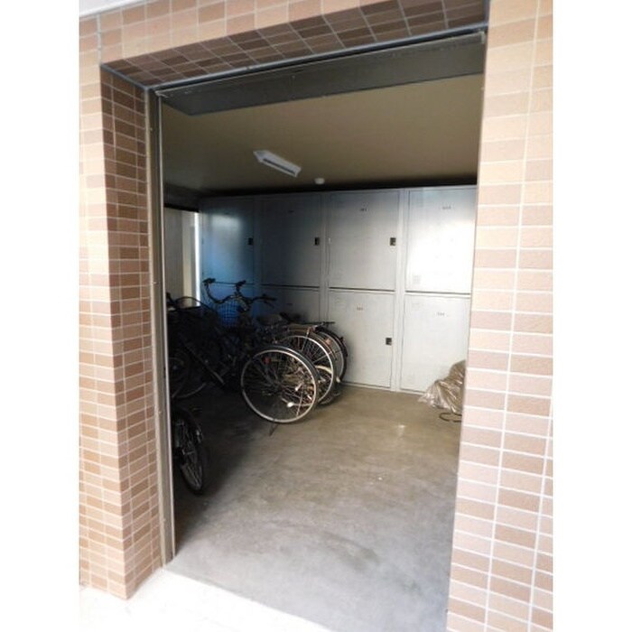 物件外観写真4　(駐車場)