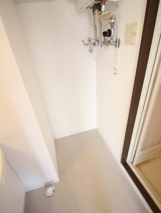 物件内観写真18　(洗濯機置場)