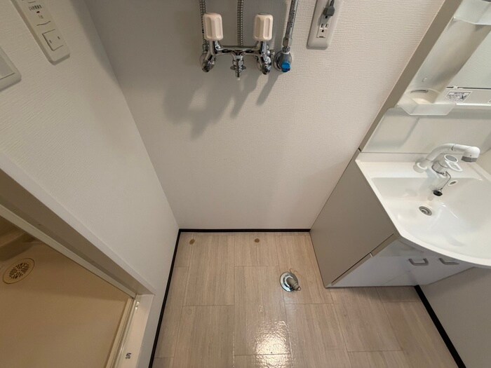 物件内観写真15　(洗濯機置場)