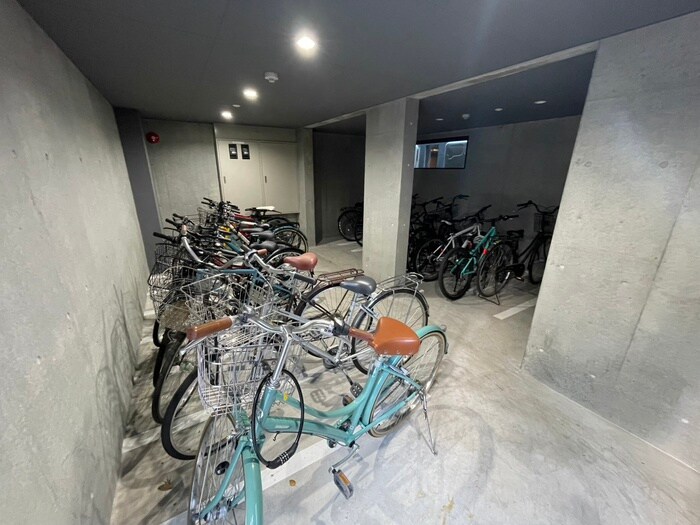 物件外観写真3　(駐輪場)