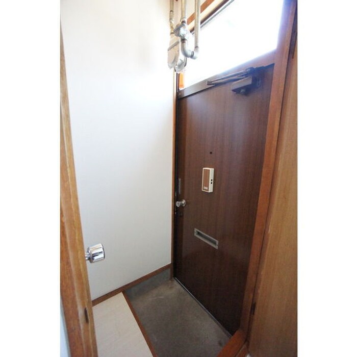 物件内観写真14　(玄関)
