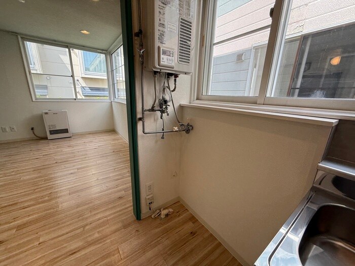 物件内観写真10　(洗濯機置場)