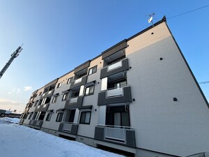 シャイニングコ－トクリビアⅠ外観写真