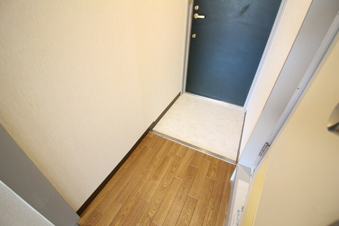 物件内観写真18　(玄関)