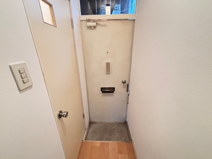 物件内観写真20　(玄関)