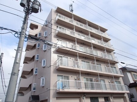 Ｐｒｅ　Ｄｏｎｉａ中の島外観写真