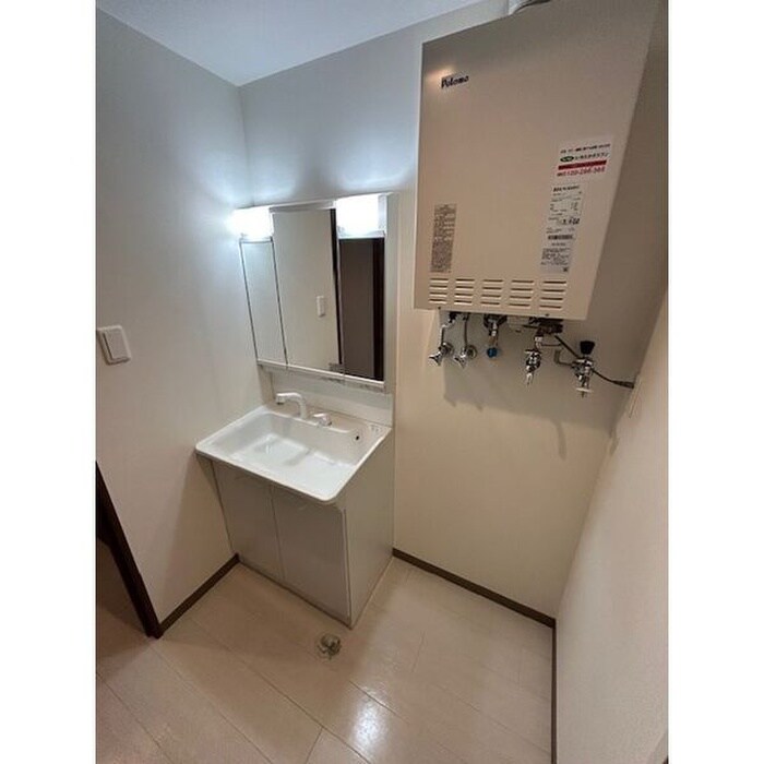 物件内観写真13　(洗面)