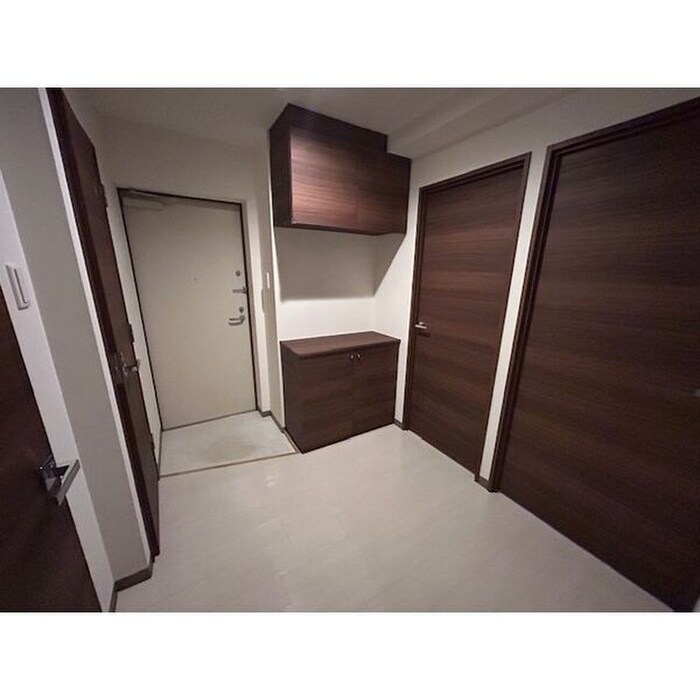 物件内観写真16　(玄関)