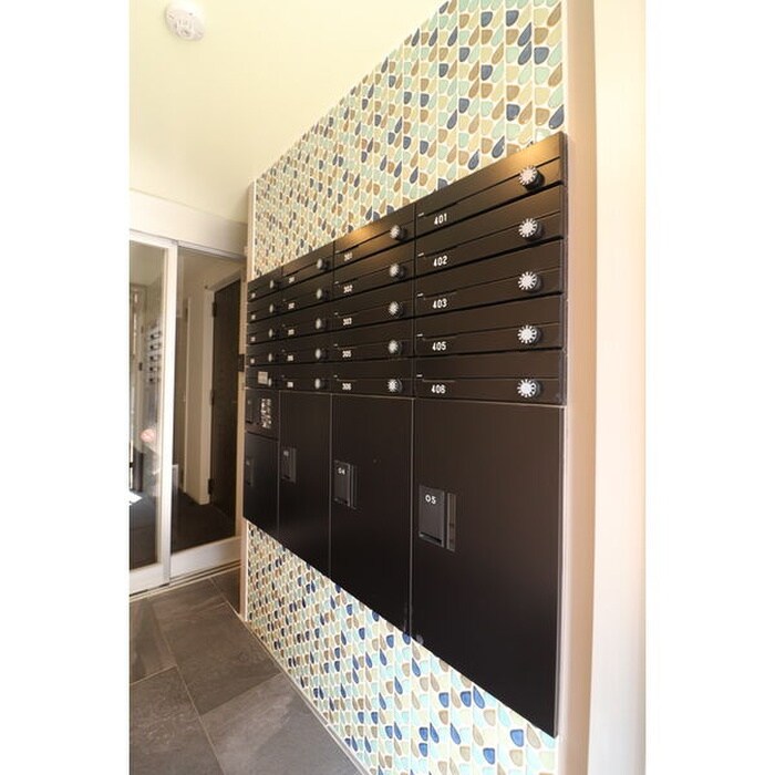 物件外観写真4　(エントランス部分)