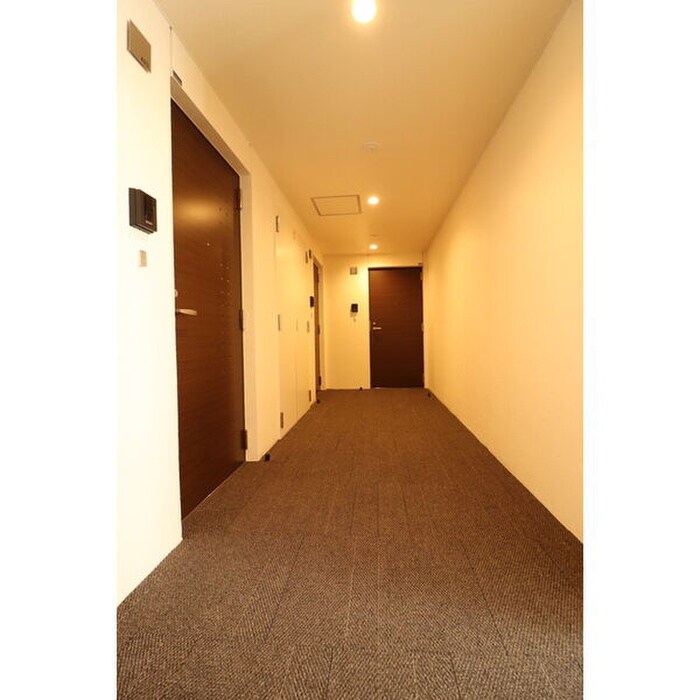 物件外観写真5　(エントランス部分)