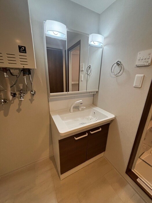 物件内観写真9　(洗面)