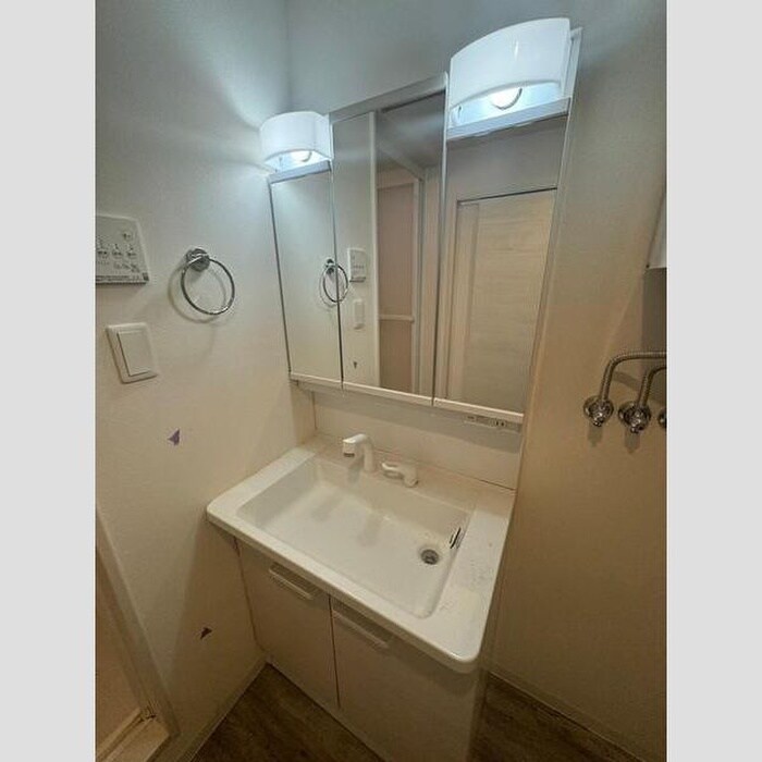 物件内観写真8　(洗面)