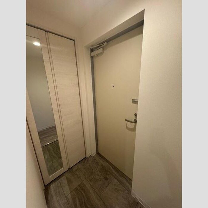 物件内観写真11　(玄関)