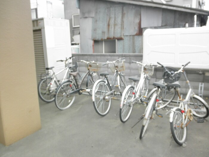 物件外観写真5　(駐輪場)