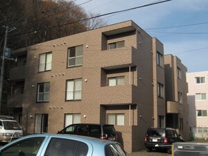 シャトー山鼻外観写真