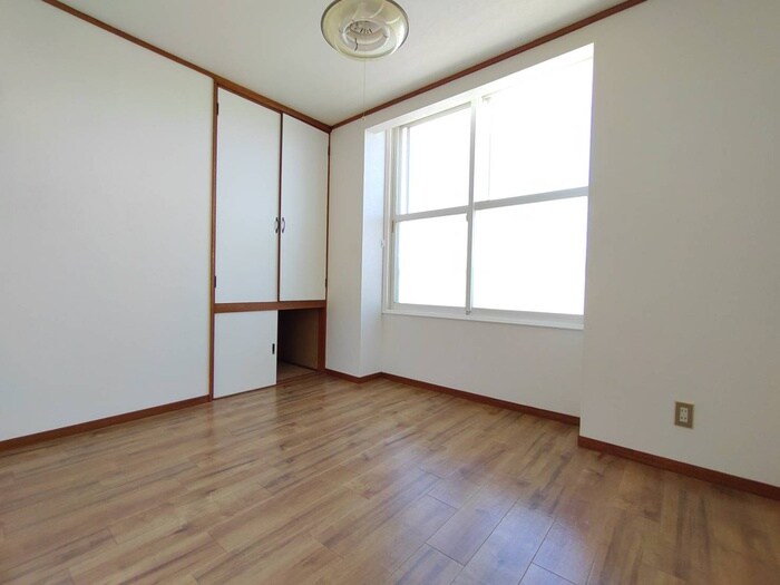 物件内観写真8　(居室)