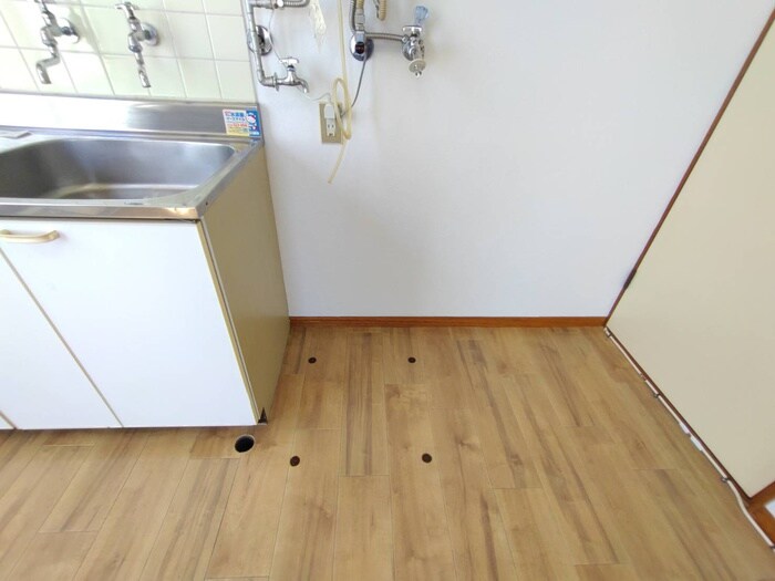 物件内観写真13　(洗濯機置場)