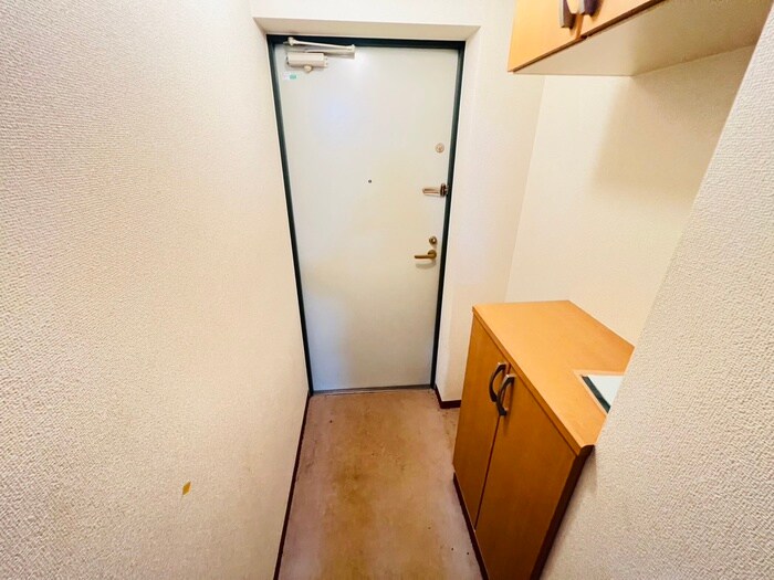 物件内観写真16　(玄関)
