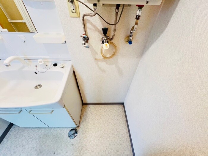 物件内観写真18　(洗濯機置場)