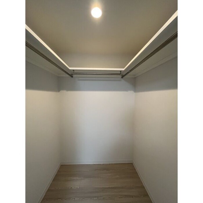 物件内観写真5　(収納)