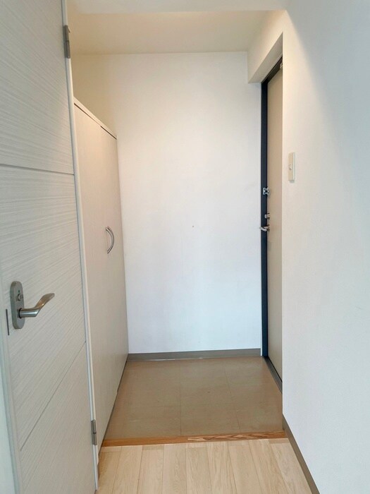 物件内観写真16　(玄関)