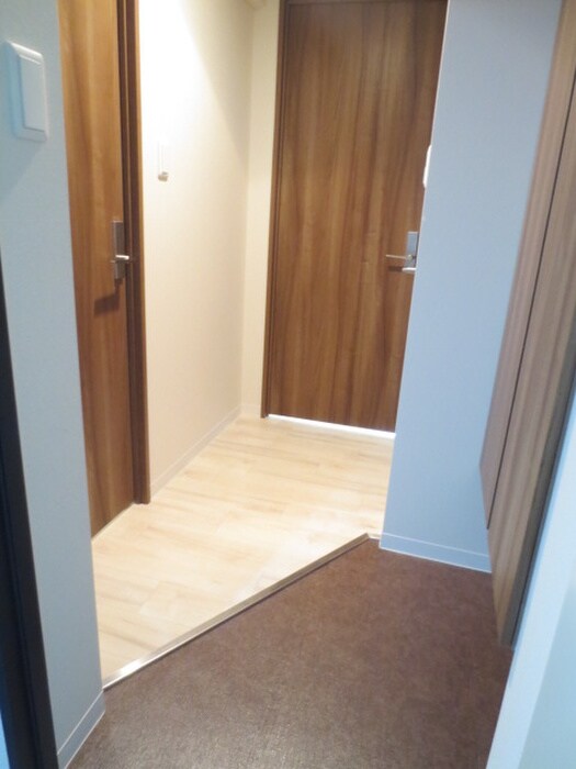 物件内観写真11　(玄関)