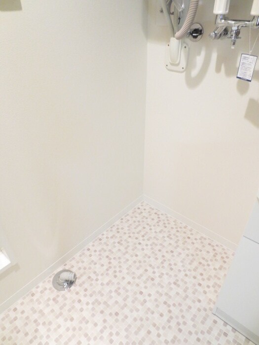 物件内観写真16　(洗濯機置場)