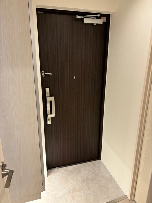 物件内観写真17　(玄関)