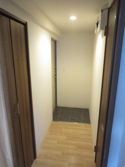 物件内観写真13　(玄関)