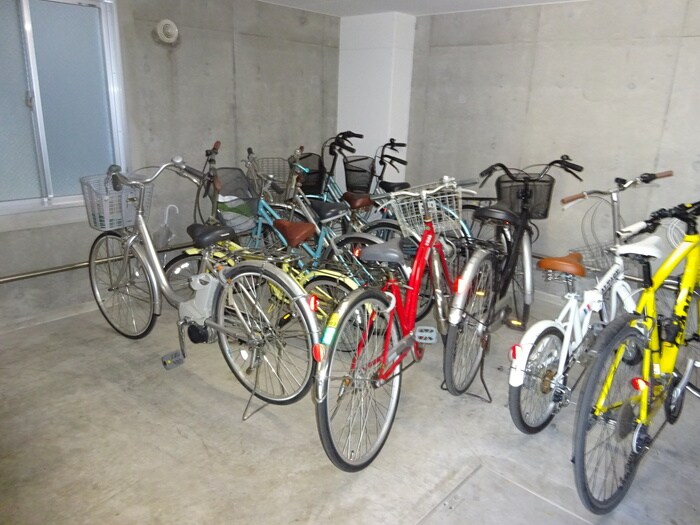 物件外観写真5　(駐輪場)