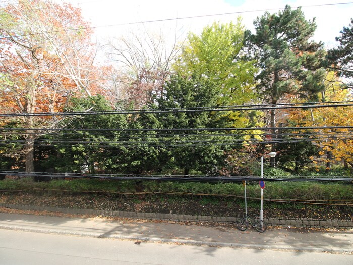 物件内観写真17　(室内からの展望)