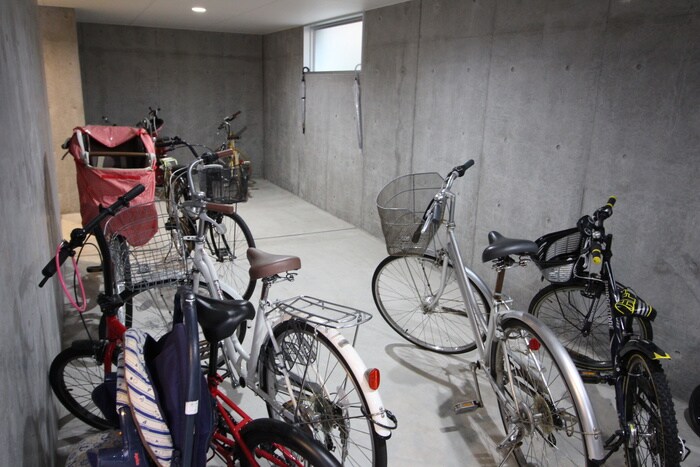 物件外観写真5　(駐輪場)