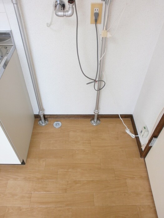 物件内観写真12　(洗濯機置場)