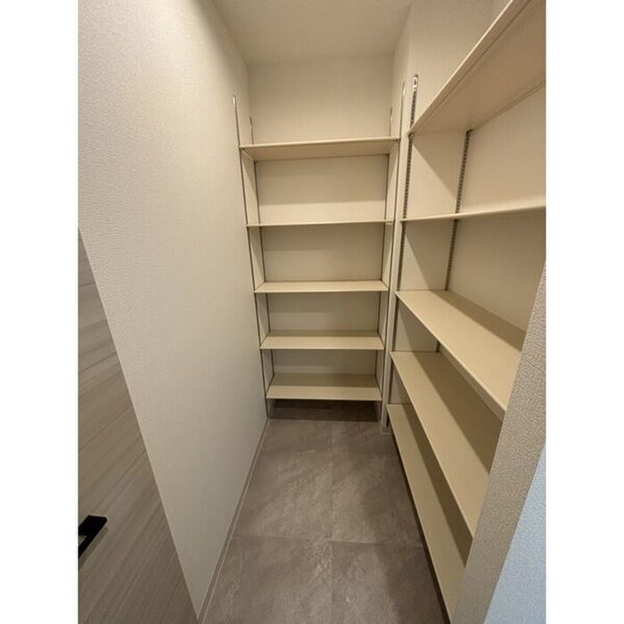 物件内観写真10　(収納)