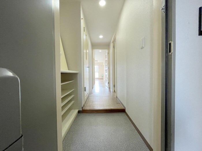 物件内観写真15　(玄関)