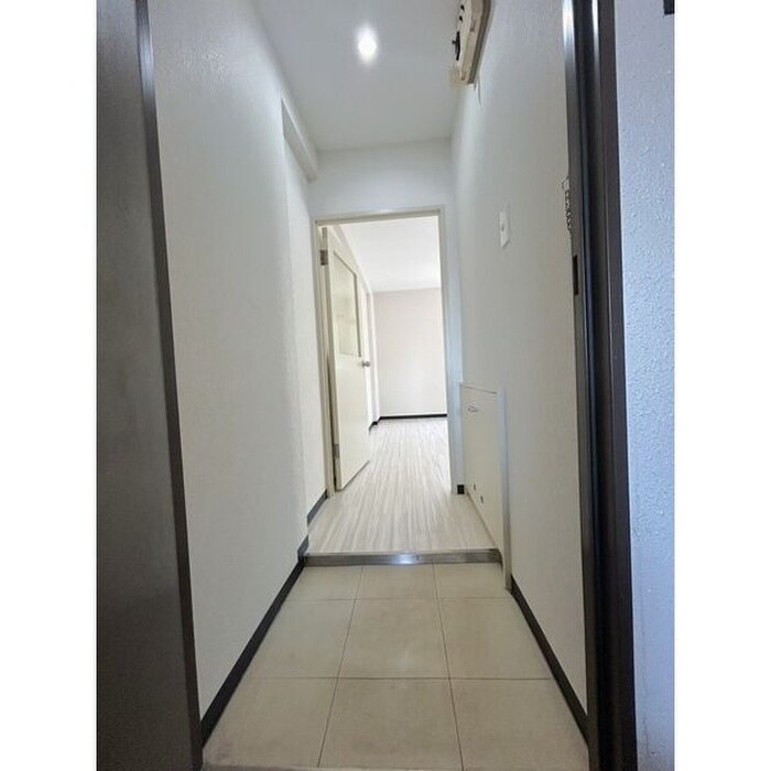 物件内観写真14　(玄関)