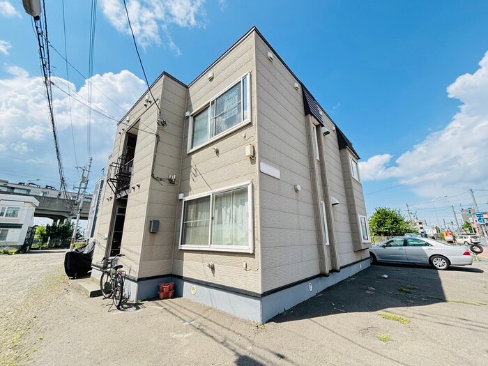 物件外観写真4　(駐車場)