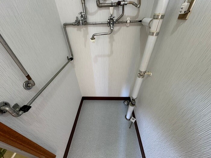 物件内観写真14　(洗濯機置場)