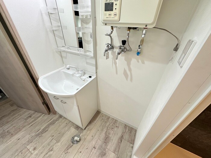 物件内観写真13　(洗濯機置場)