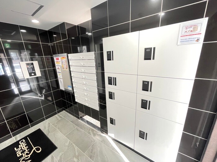 物件外観写真5　(エントランス部分)