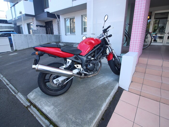 物件外観写真5　(駐輪場)