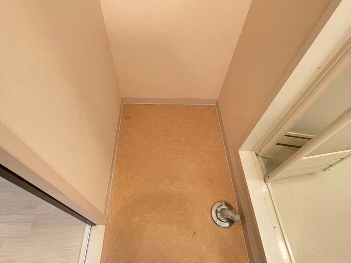 物件内観写真15　(洗濯機置場)