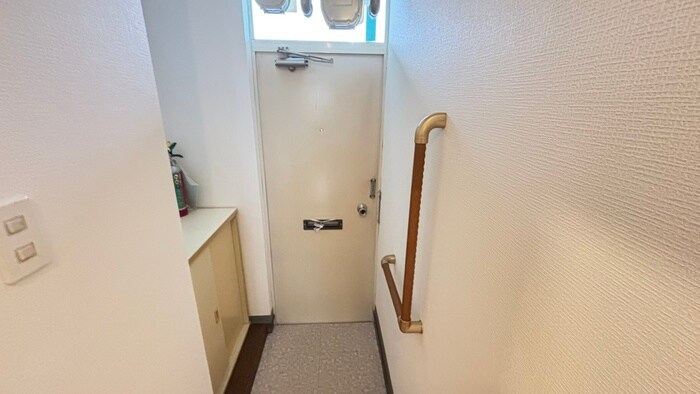 物件内観写真19　(玄関)