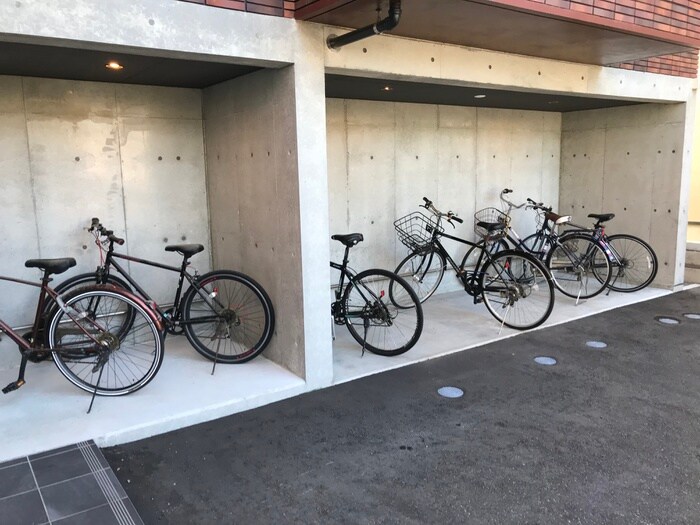 物件外観写真5　(駐輪場)