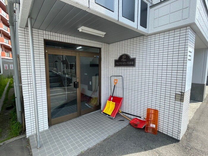 物件外観写真5　(エントランス部分)