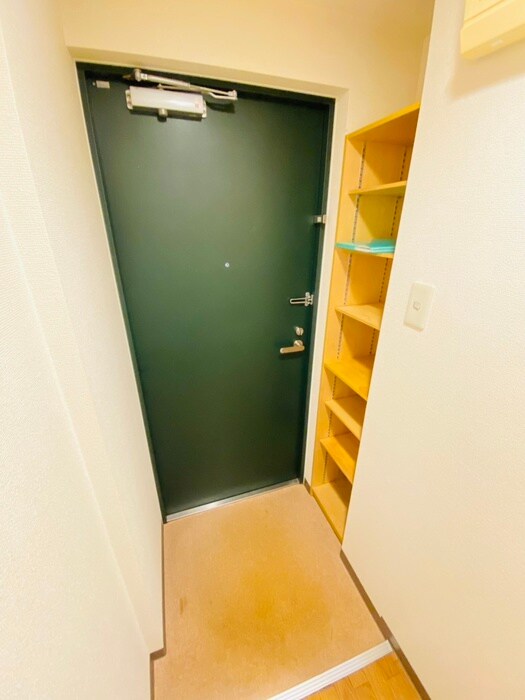 物件内観写真16　(玄関)