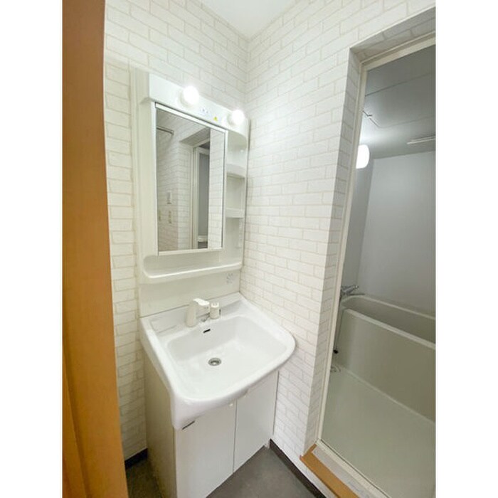 物件内観写真9　(洗面)