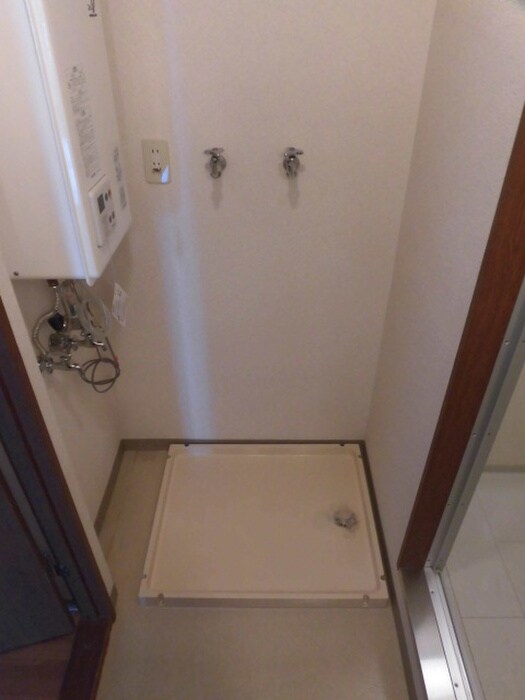 物件内観写真22　(洗濯機置場)